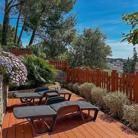Seaside Garden Losinj Apartment
